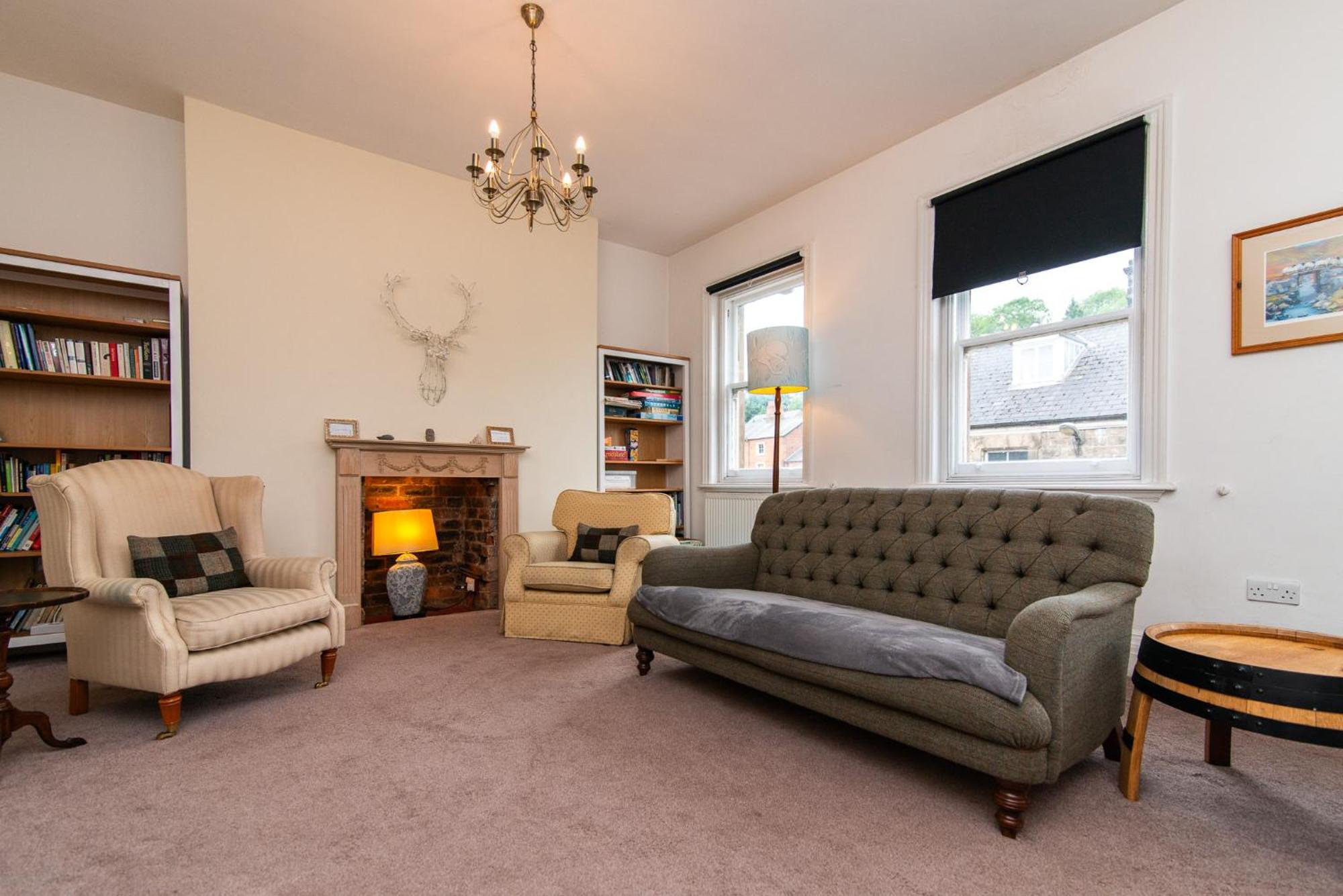 Spacious Retreat With River Views Near Peak District Матлок Экстерьер фото