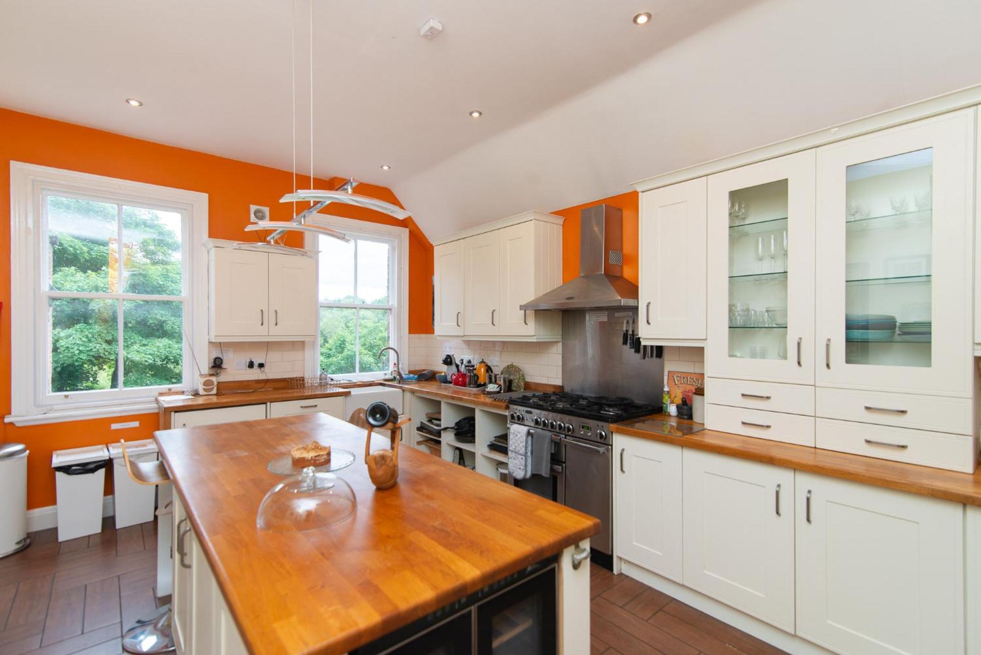 Spacious Retreat With River Views Near Peak District Матлок Экстерьер фото